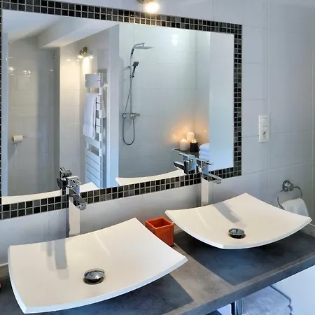T5 En Duplex D'exception Meuble De Tourisme 4 * Apartman *